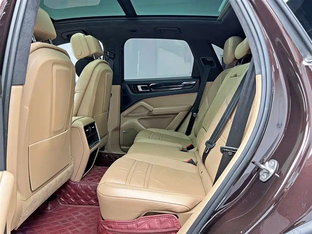 Porsche Cayenne Hybrid 2019 — фото 18