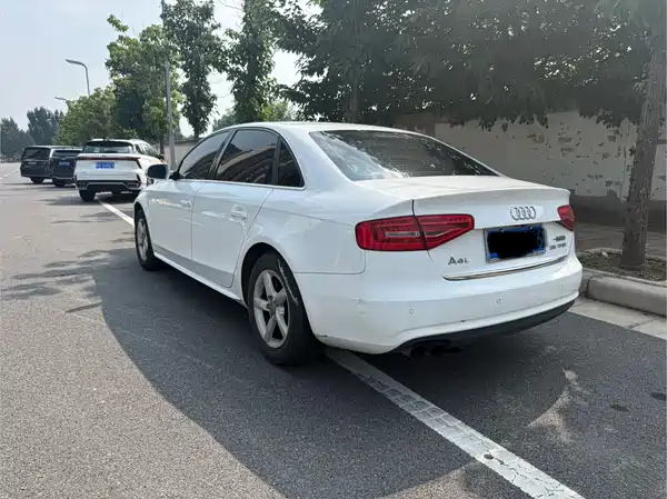 Audi A4L 2014