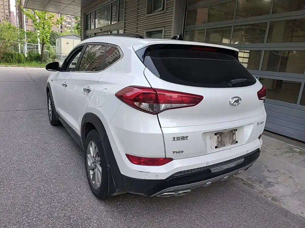 Hyundai Tucson 2015 — фото 7