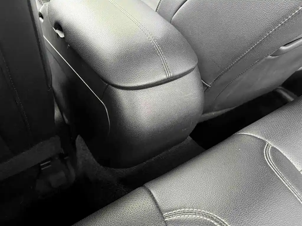 Ford Mustang 2017 — фото 16