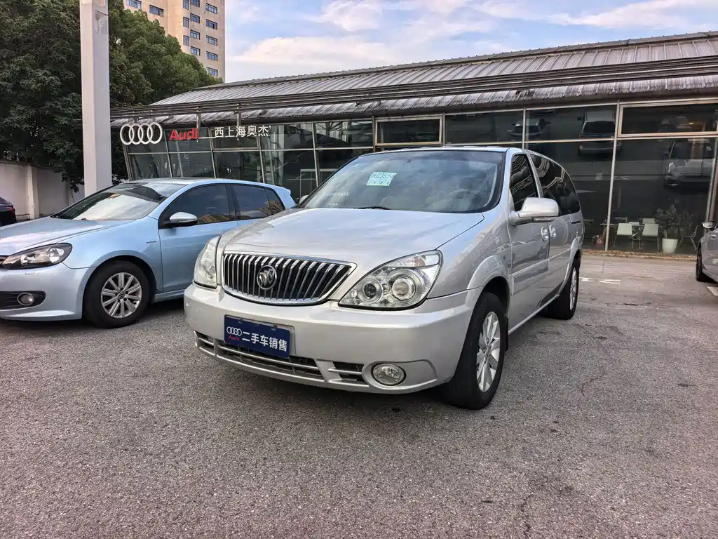 Buick GL8 2013