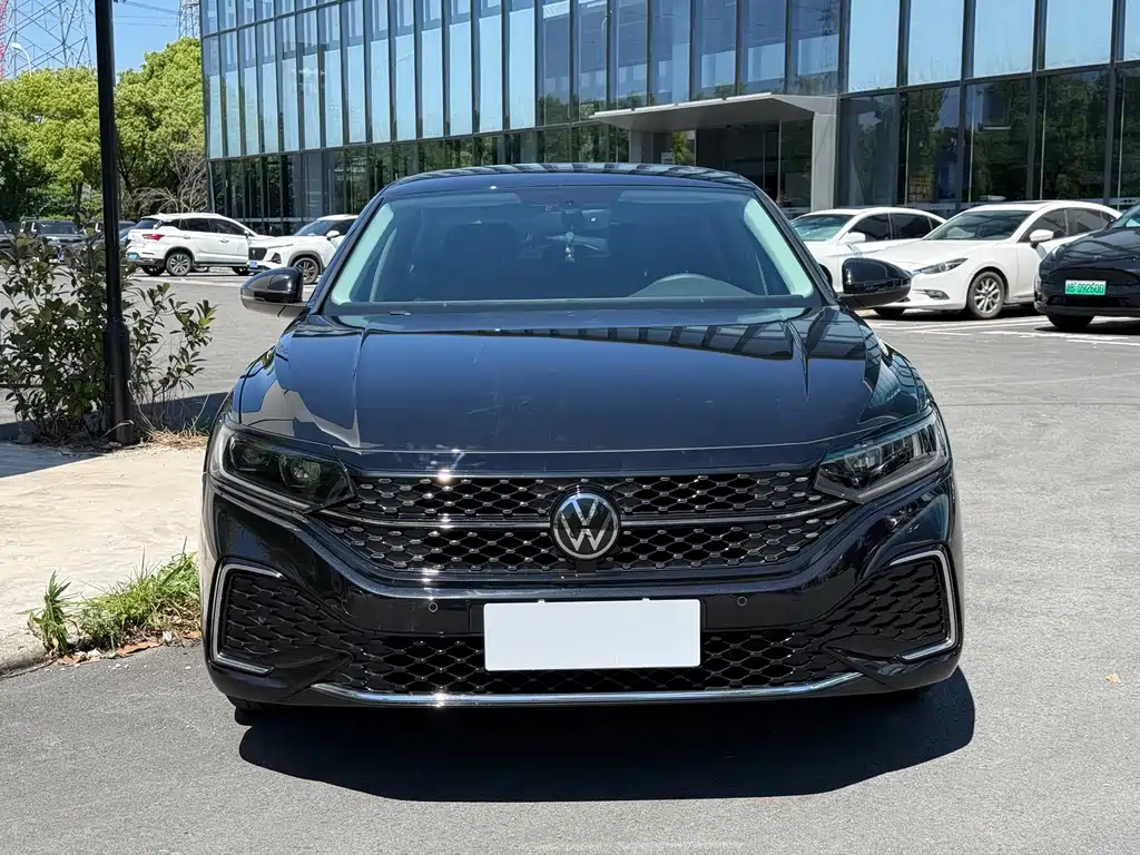 Volkswagen Passat 2024