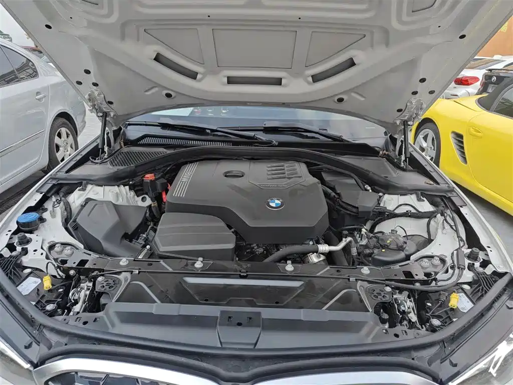 BMW 3 Series 2024 — фото 16