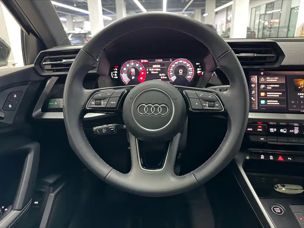 Audi A3 2023 — фото 15