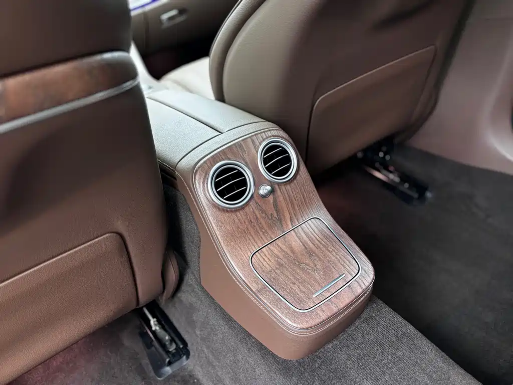 Mercedes-Benz E-Class 2023 — фото 22