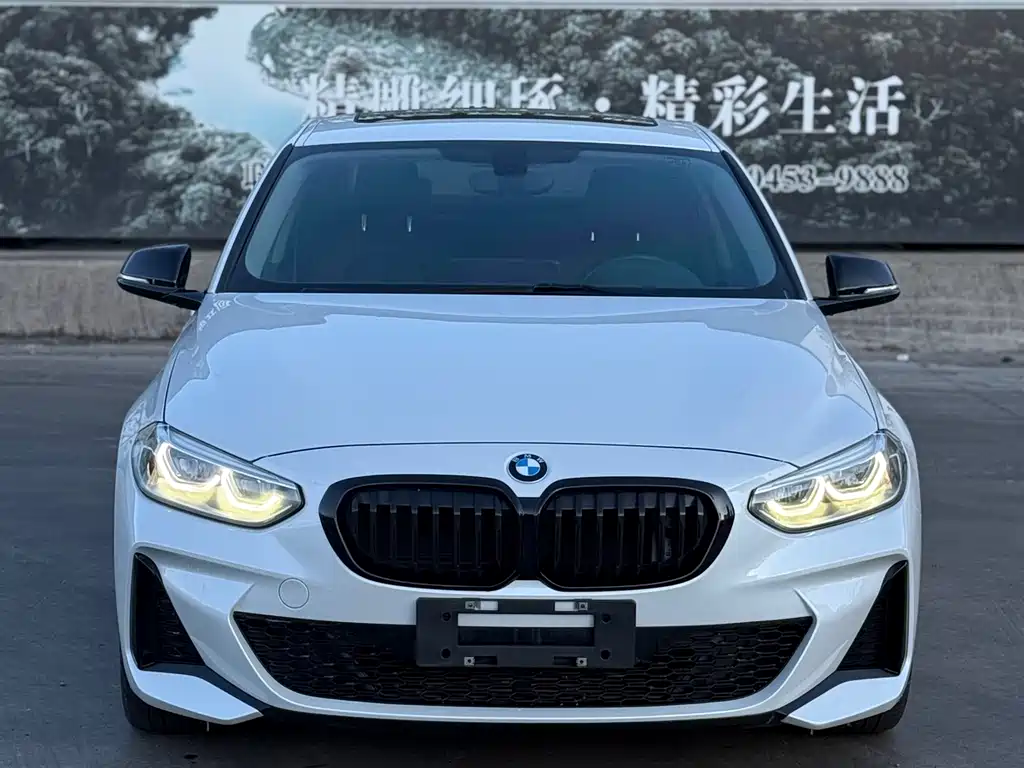BMW 1 Series 2022 — фото 1