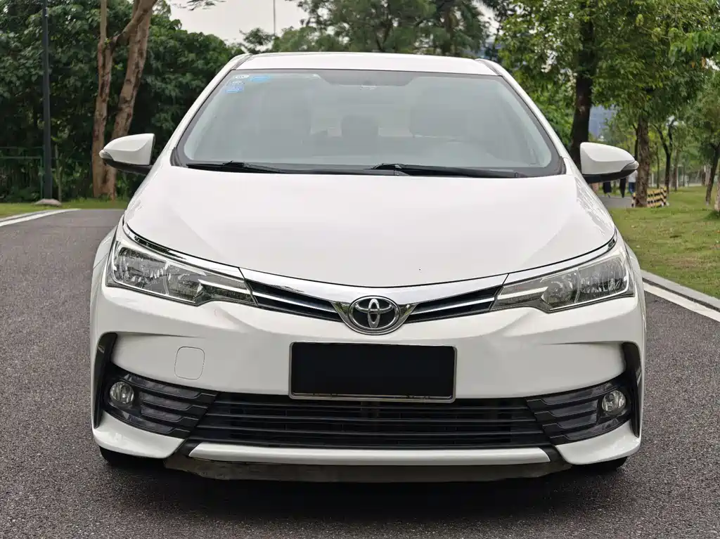 Toyota Corolla 2018 — фото 3