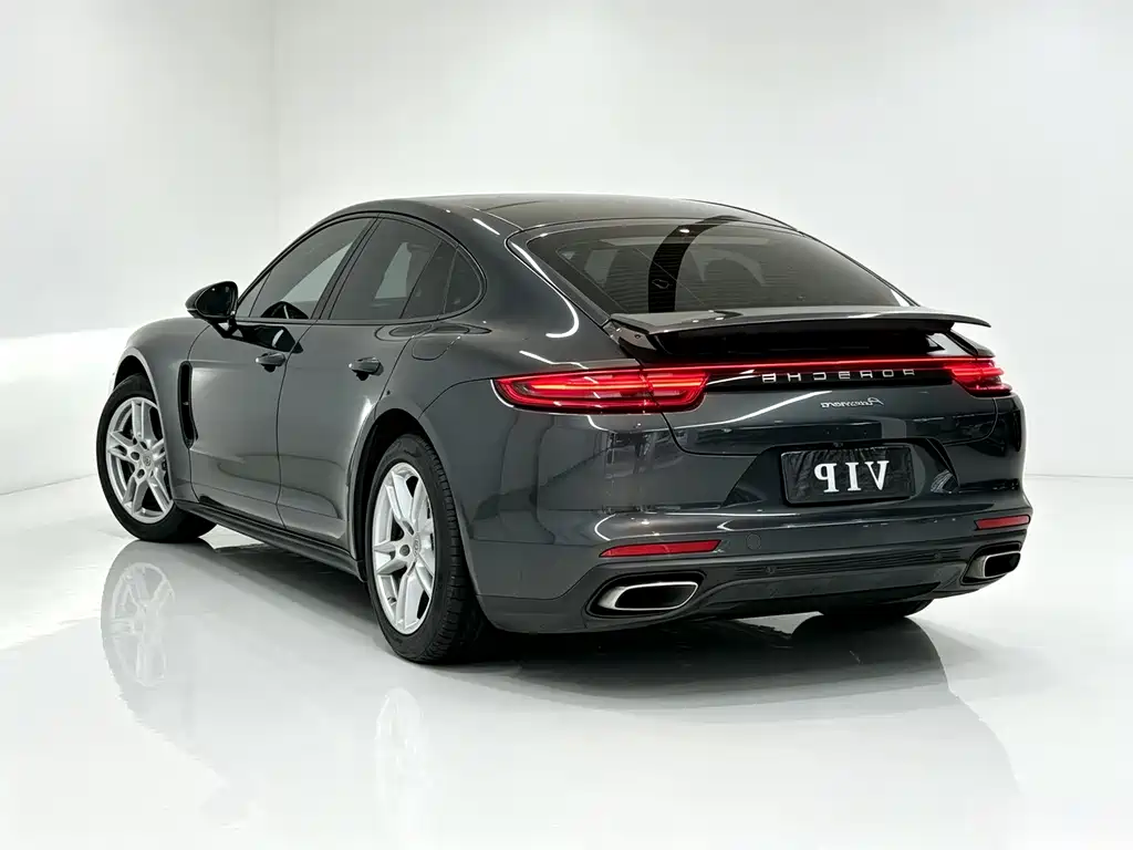 Porsche Panamera 2018 — фото 10