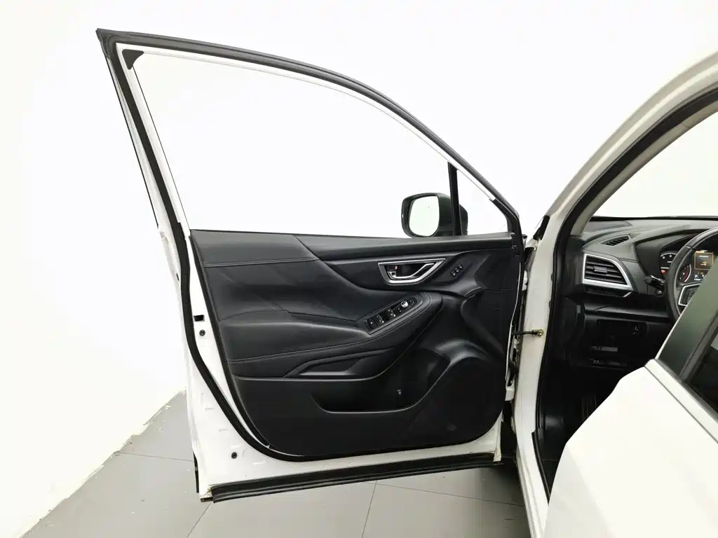 Subaru Forester 2021 — фото 8