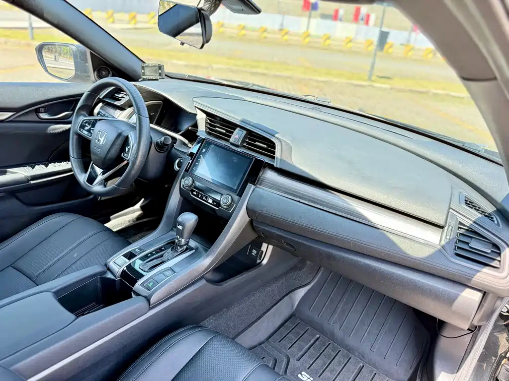 Honda Civic 2021 — фото 11