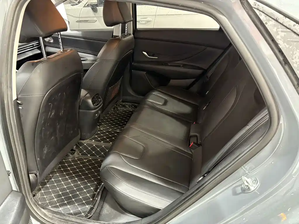 Hyundai Elantra 2023
