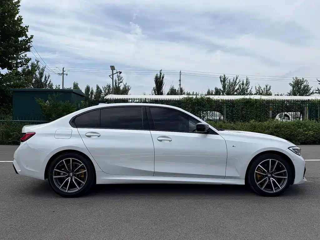 BMW 3 Series 2021