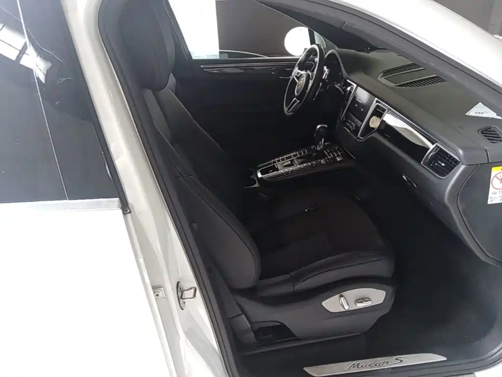 Porsche Macan 2017 — фото 25