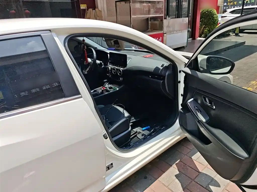 Nissan Sylphy 2024 — фото 20