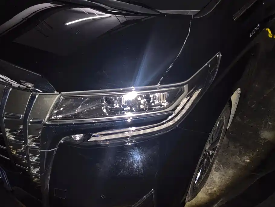 Toyota Alphard 2023 — фото 5