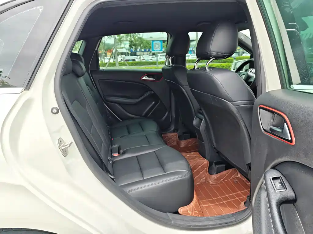 Mercedes-Benz B-Class 2017 — фото 13