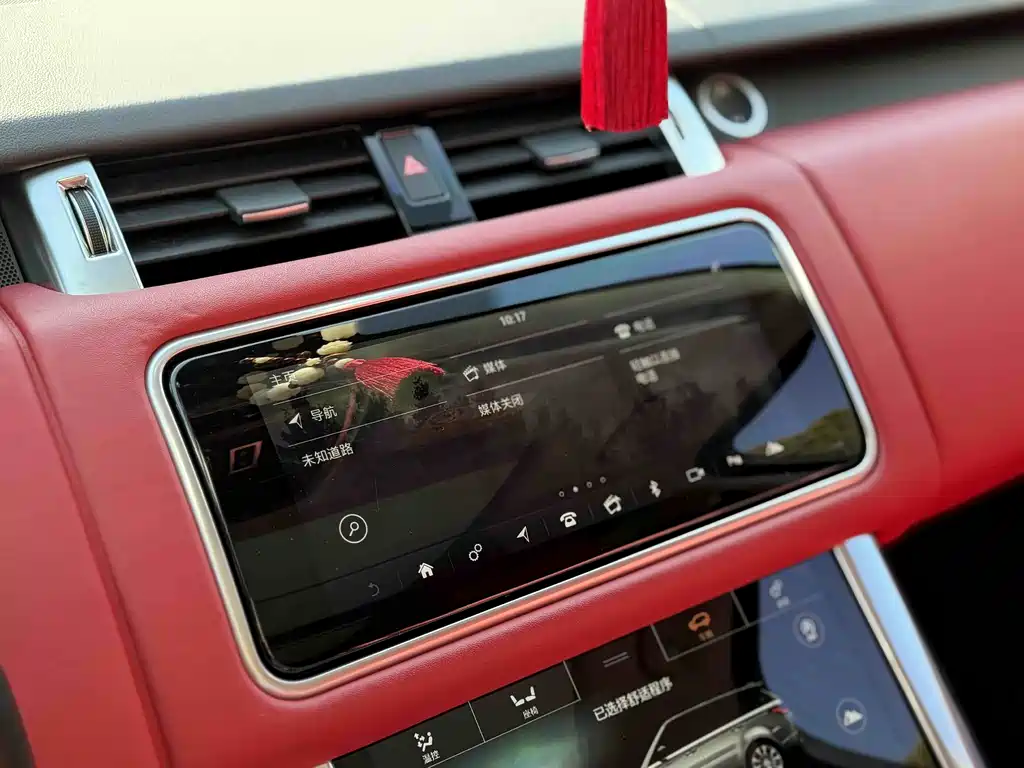 Land Rover Sport 2020 — фото 10