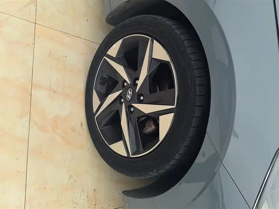 Hyundai Elantra 2022