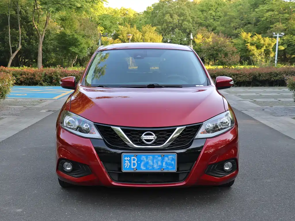 Nissan Tiida 2017 — фото 1