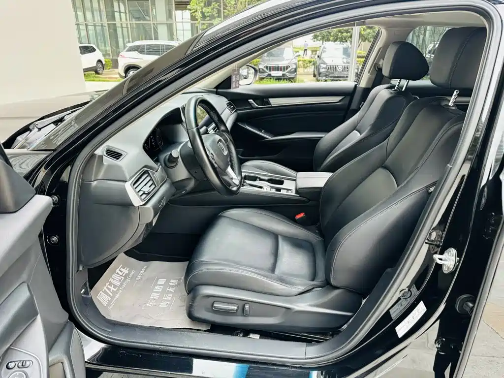 Honda Accord 2022 — фото 11