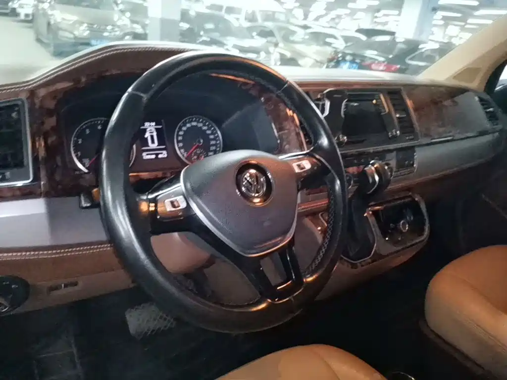 Volkswagen Caravelle 2017 — фото 17