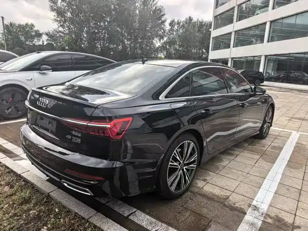 Audi A6L 2022