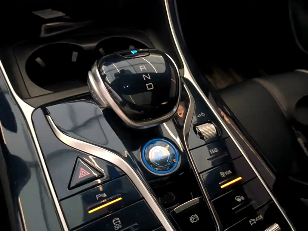 BYD Qin PLUS 2022 — фото 14
