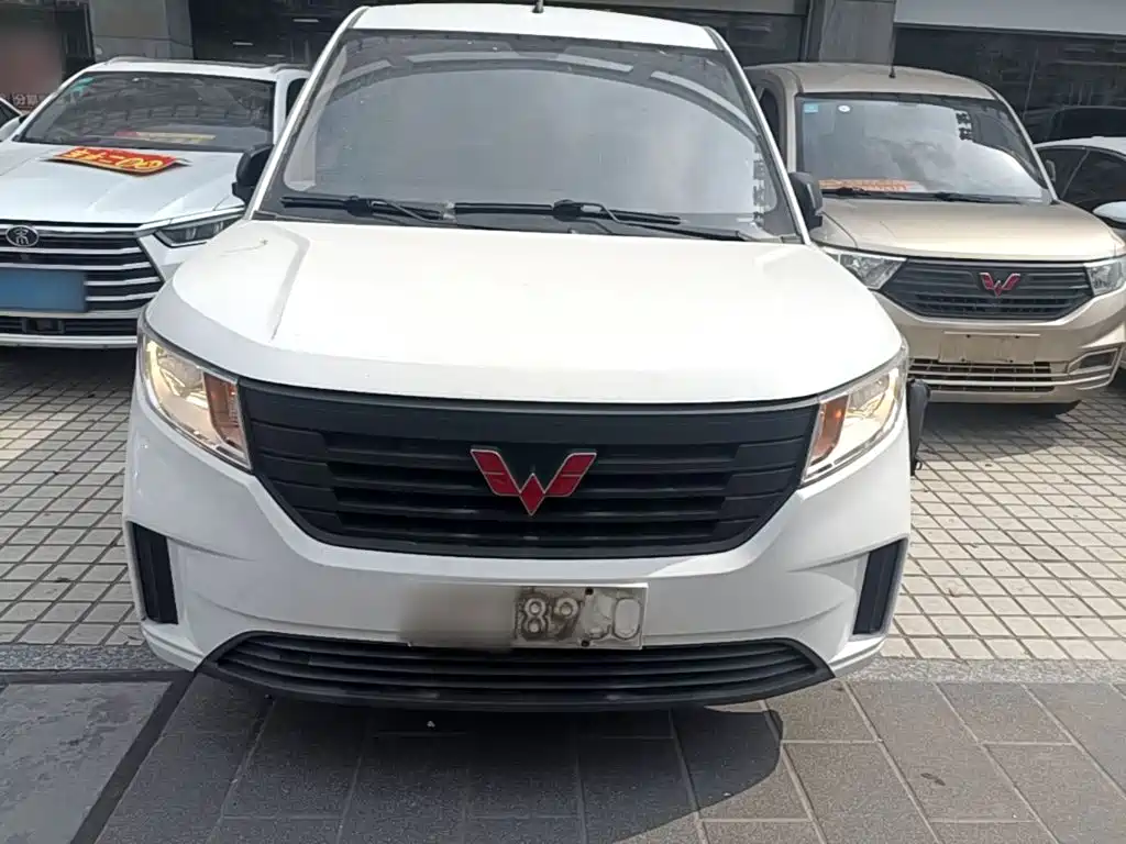 Wuling Hongguang PLUS 2023