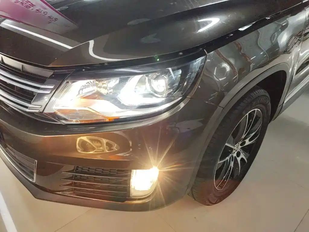 Volkswagen Tiguan 2015 — фото 24