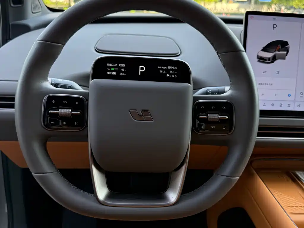 Li Auto i8 2025 — фото 16