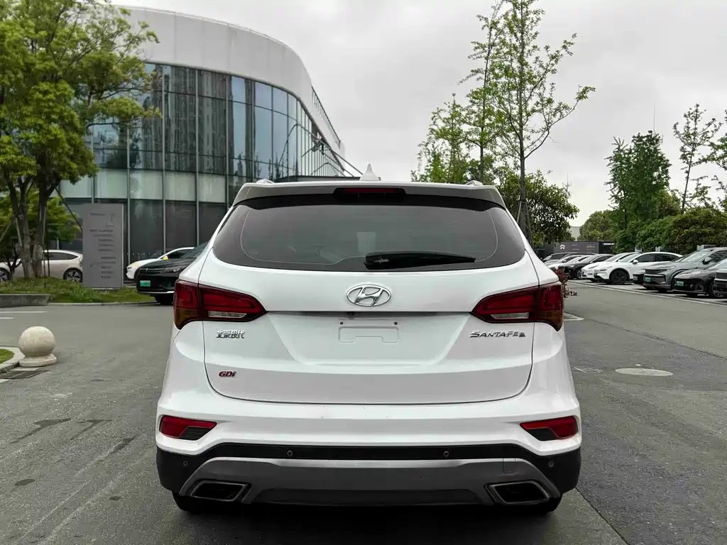 Hyundai Santa Fe 2017 — фото 12