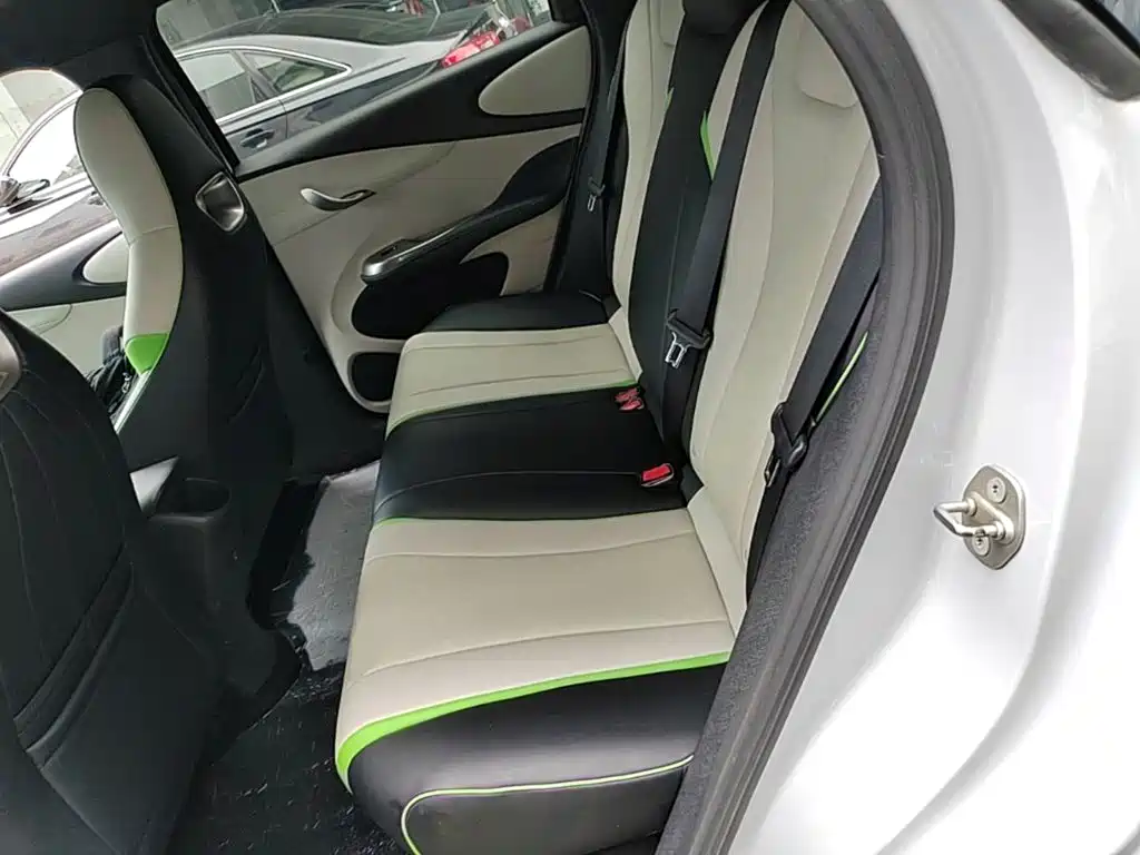 BYD Dolphin 2022 — фото 17