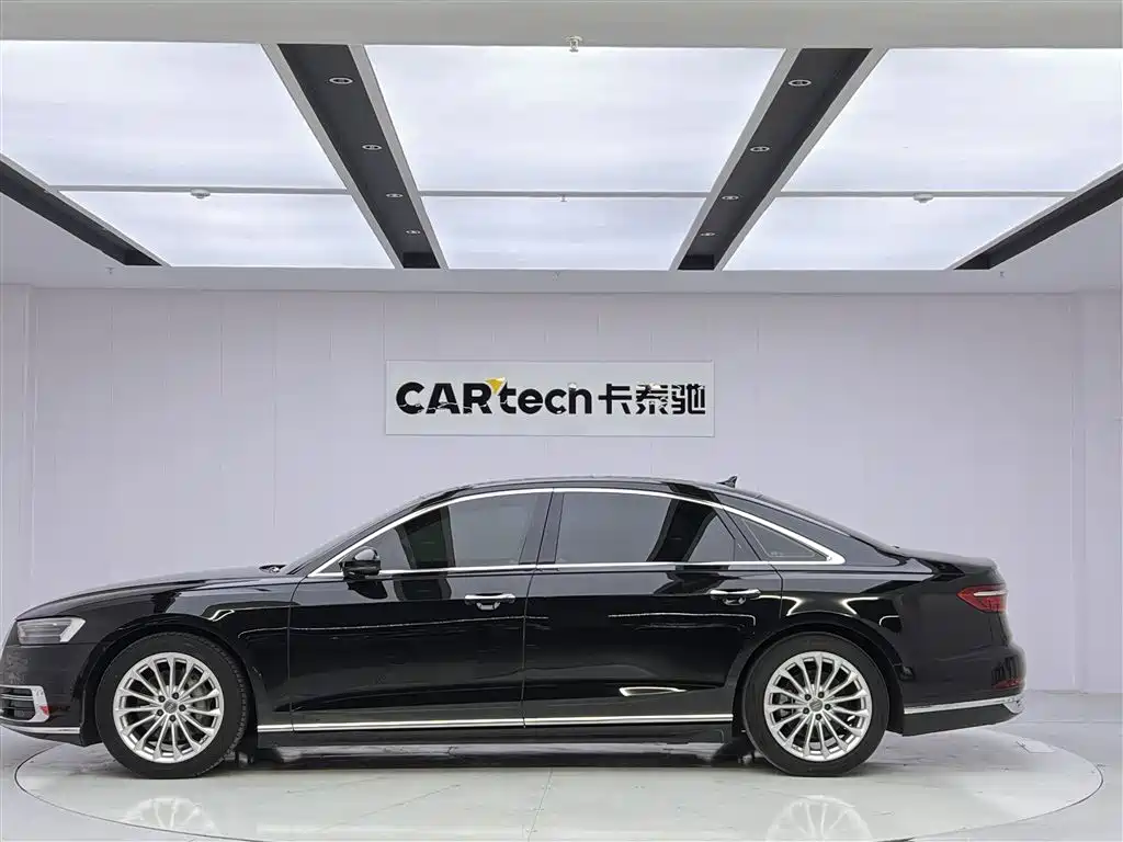 Audi A8 2020 — фото 8