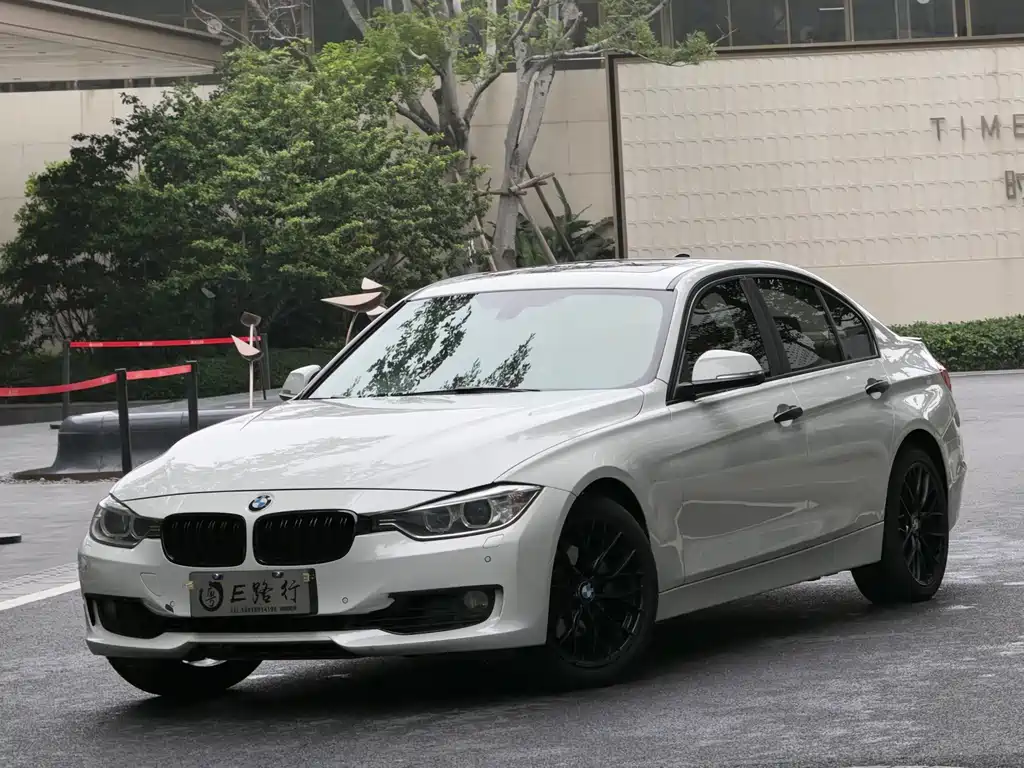 BMW 3 Series 2015 — фото 1