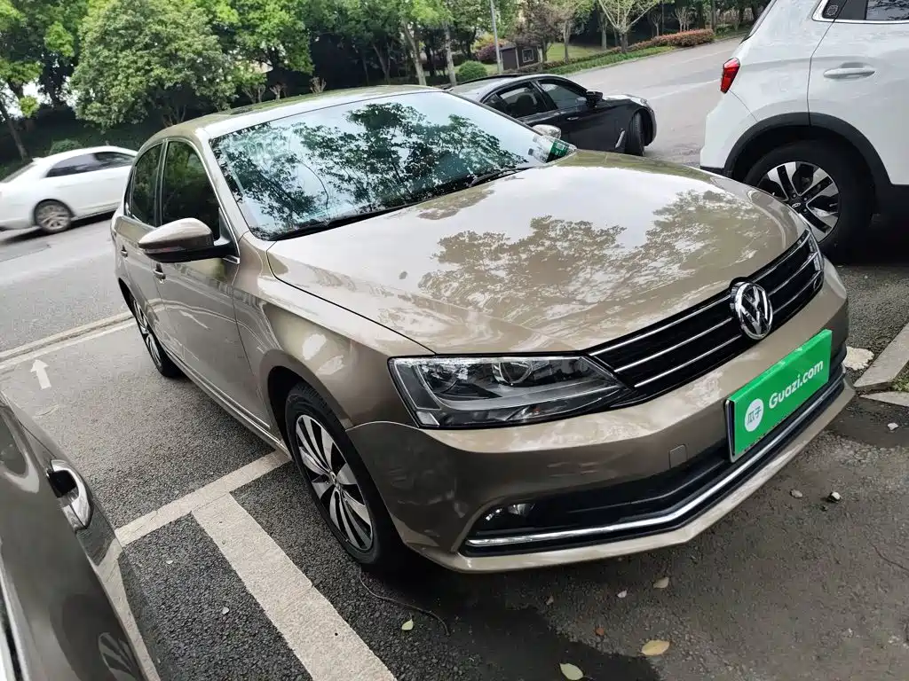 Volkswagen Sagitar 2018
