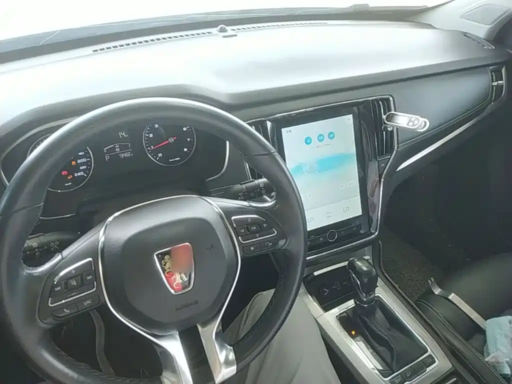 Roewe RX5 2018 — фото 10