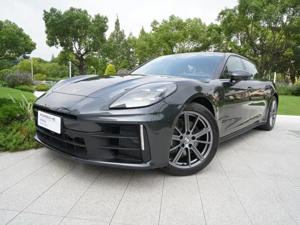 Porsche Panamera — фото 1