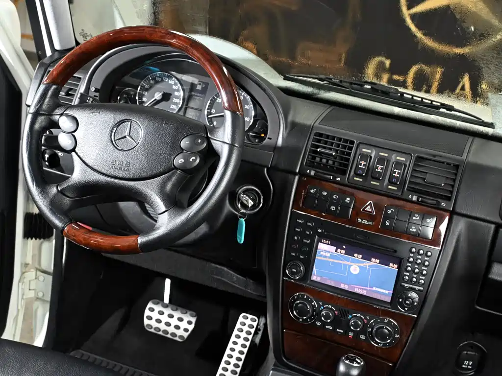 Mercedes-Benz G-Class 2012 — фото 19