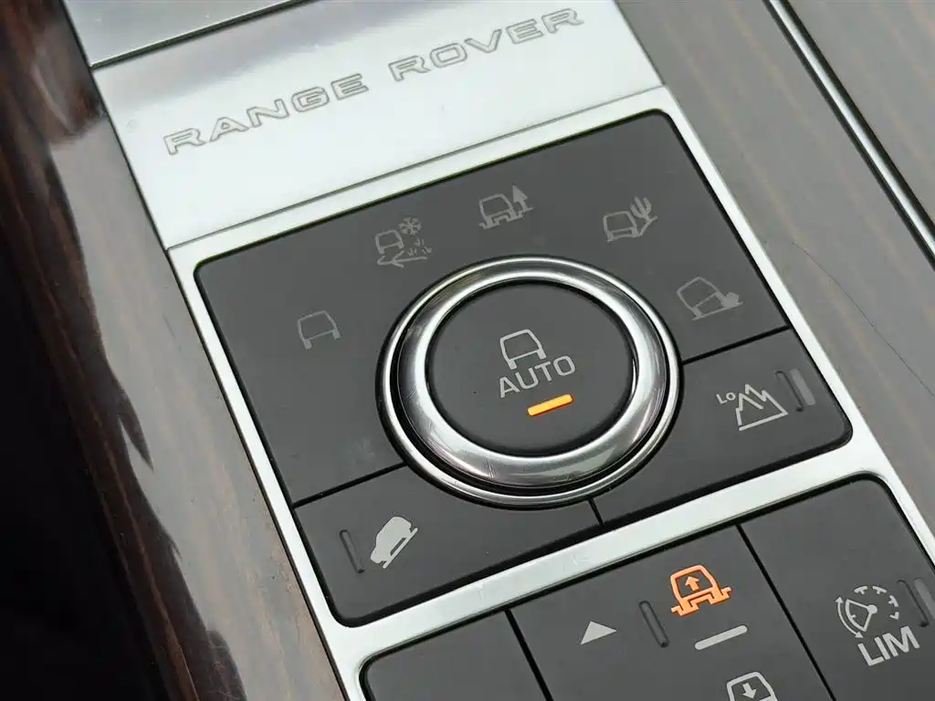 Land Rover Range Rover 2018 — фото 15