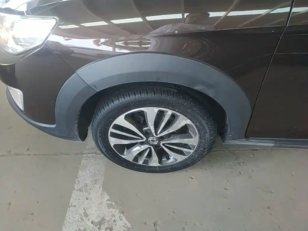 Dongfeng Aeolus AX3 2016 — фото 25