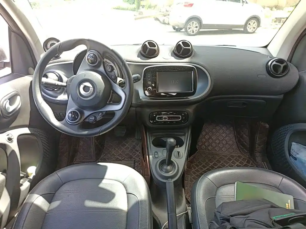 smart fortwo 2019 — фото 13