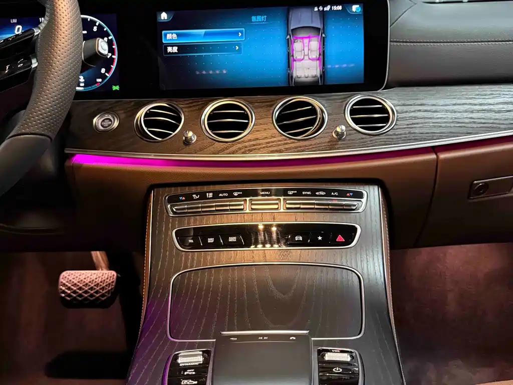 Mercedes-Benz E-Class 2022 — фото 37