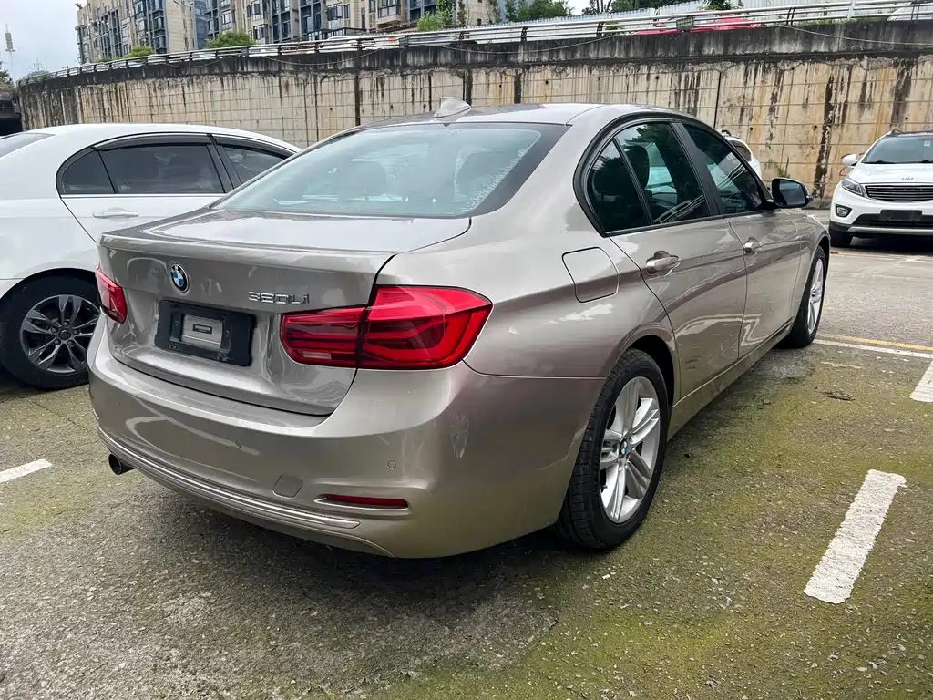 BMW 3 Series 2017 — фото 9