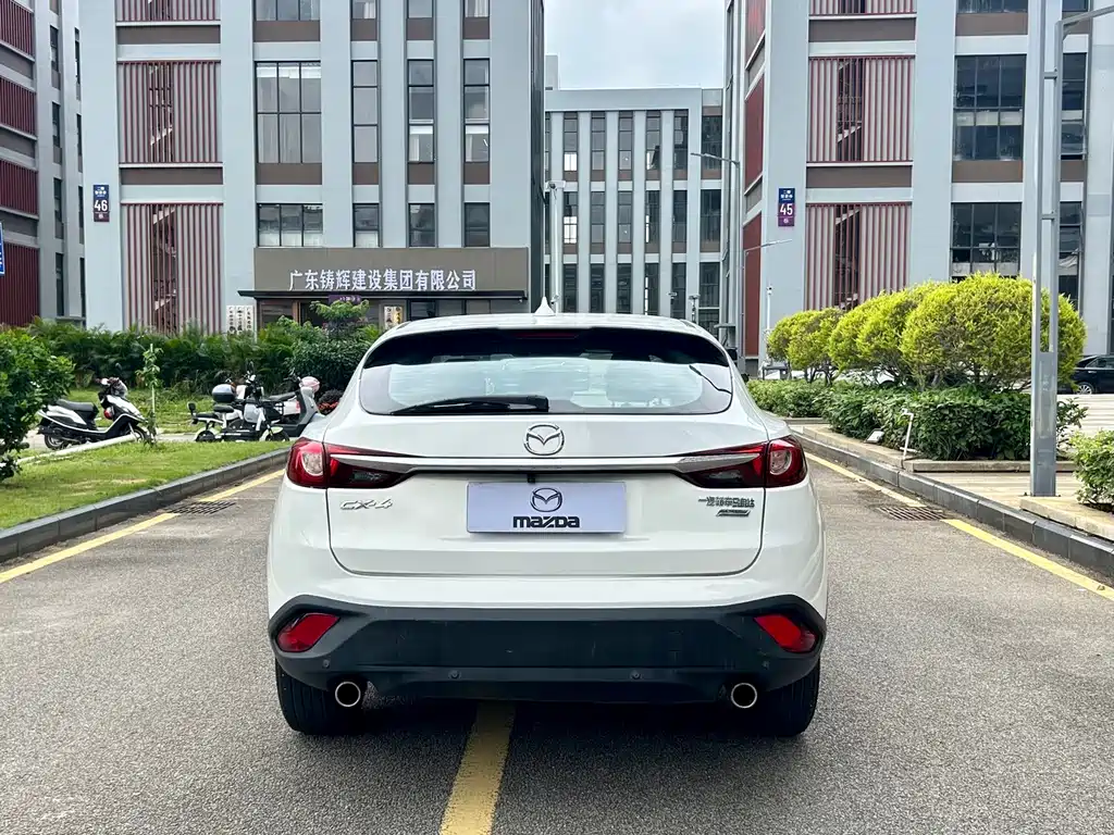 Mazda CX-4 2017 — фото 8