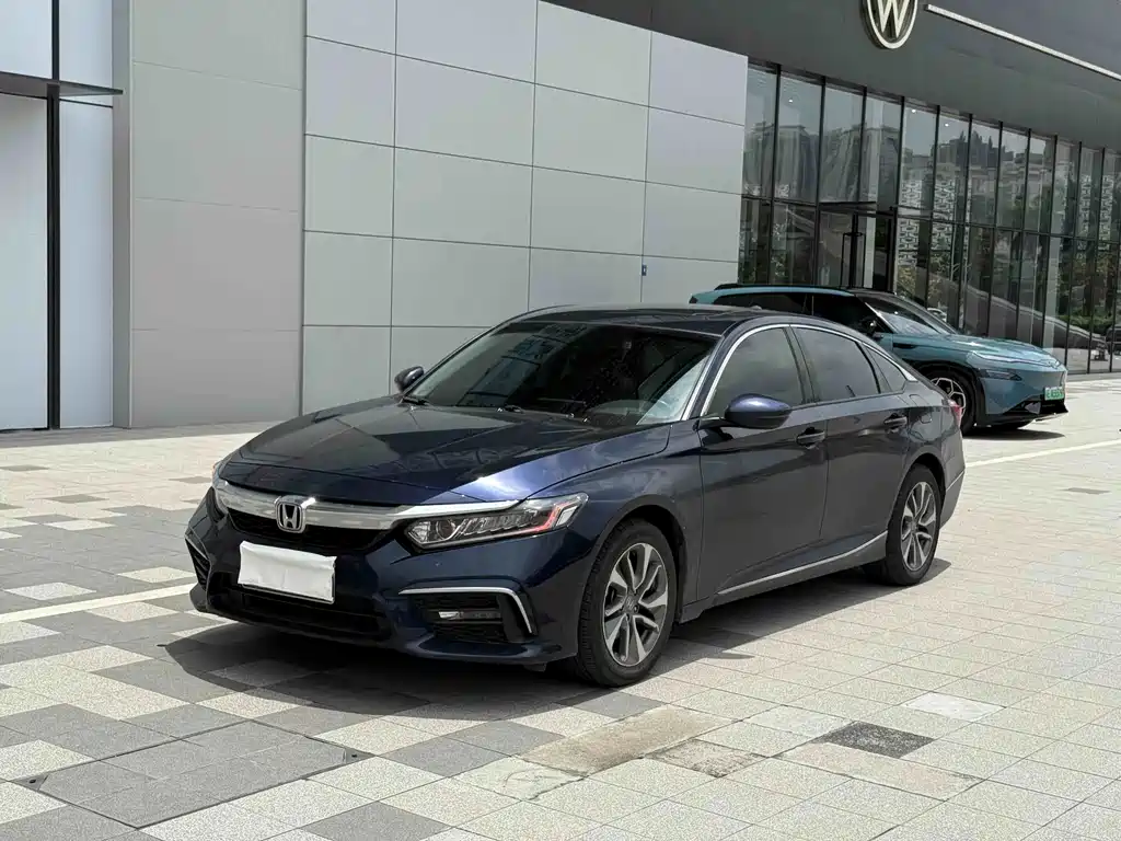 Honda Inspire 2021 — фото 1