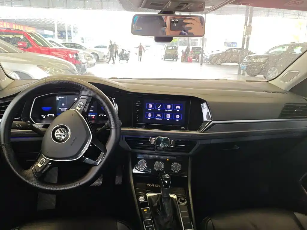 Volkswagen Sagitar 2021