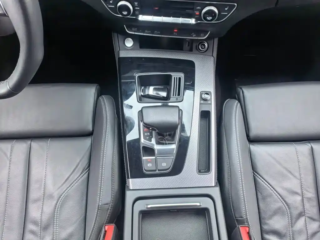 Audi Q5L 2023 — фото 12