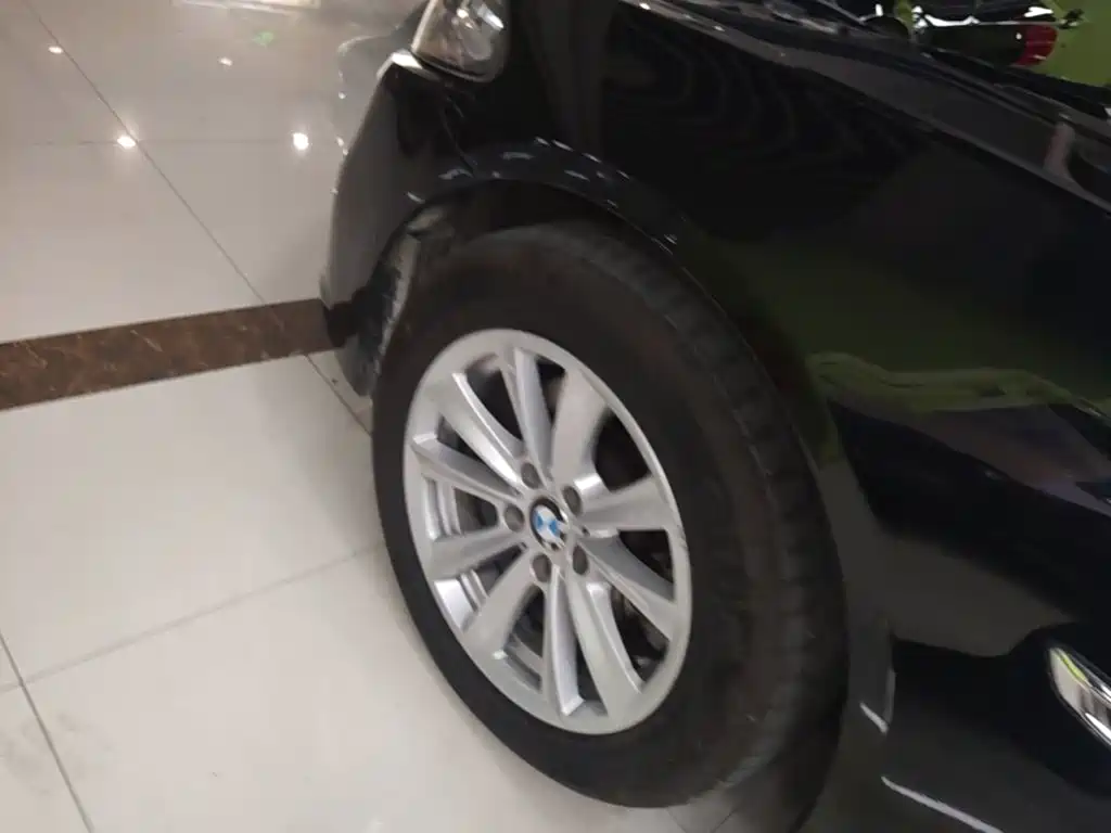BMW 5 Series 2015 — фото 23
