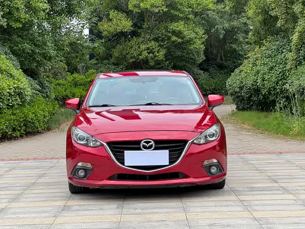 Mazda 3 Axela 2015