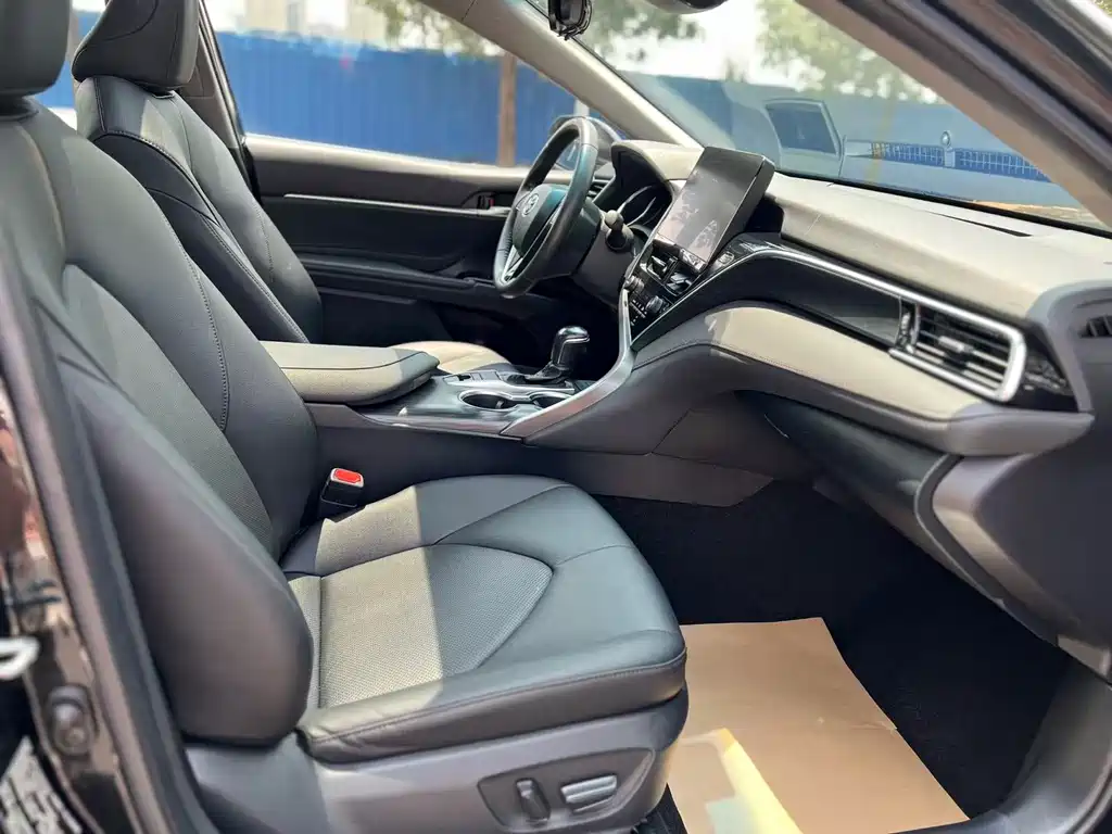 Toyota Camry 2021 — фото 11